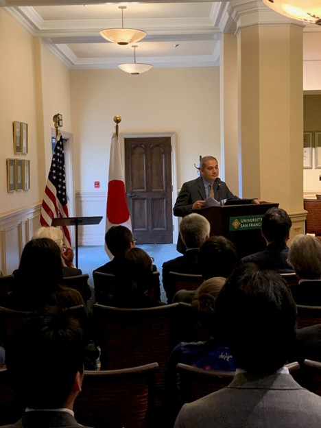 Ken Reiman speaking at the University of San Francisco on U.S.-Japan relations